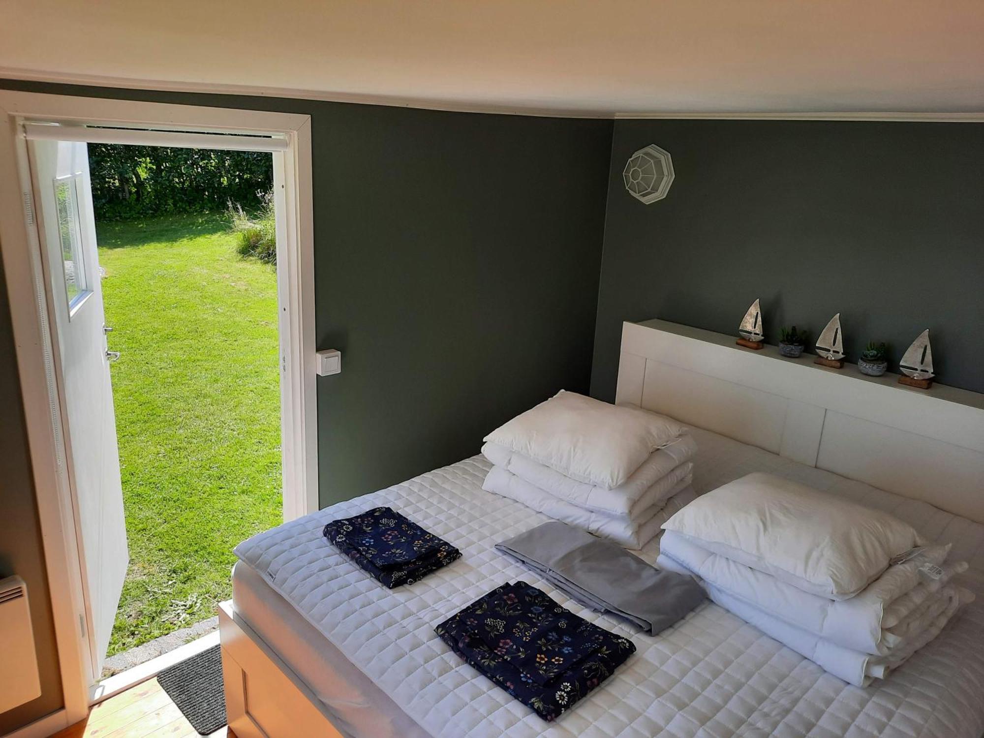 Cabin At The Sea Close To Public Beach With A Jumpingtower Hoviksnas Eksteriør billede